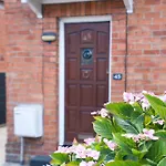 Crediton Cosy 3 Bedroom House - *