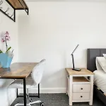 Crediton Cosy 3 Bedroom House - *