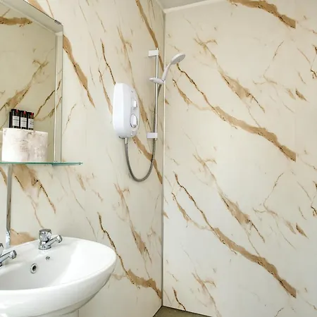 Crediton Cosy 3 Bedroom House -