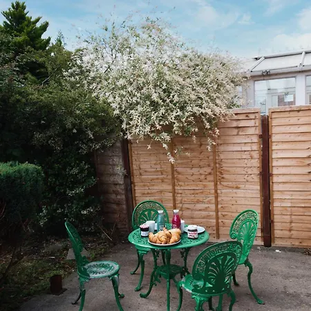 Crediton Cosy 3 Bedroom House - בית נופש בריסטול