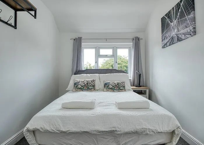 Crediton Cosy 3 Bedroom House - Бристоль