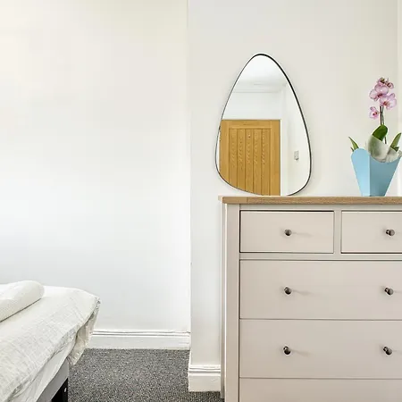 Crediton Cosy 3 Bedroom House - *