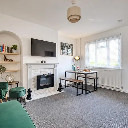 Crediton Cosy 3 Bedroom House - Hébergement de vacances Bristol